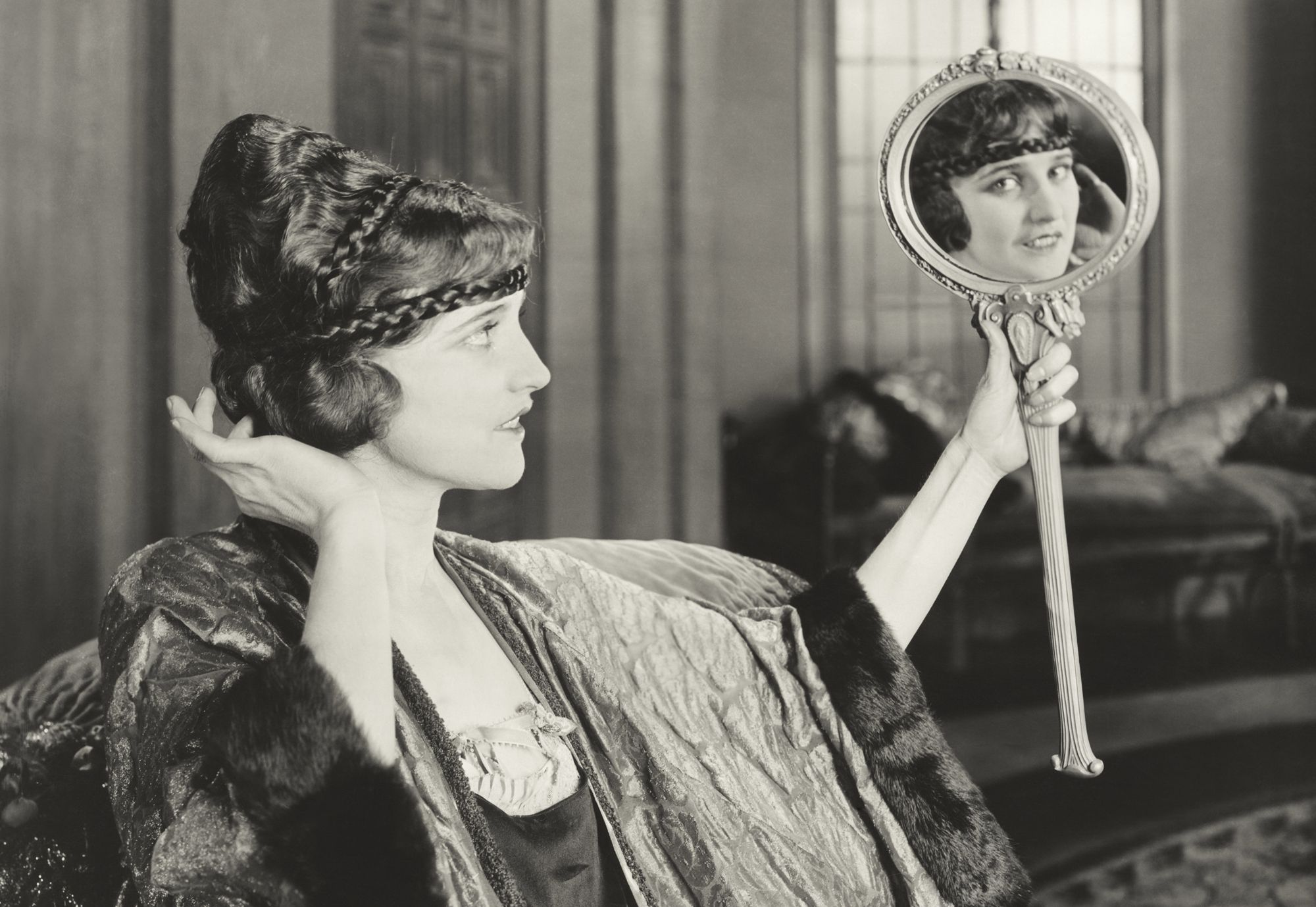 The Most Dangerous Beauty Trends in History