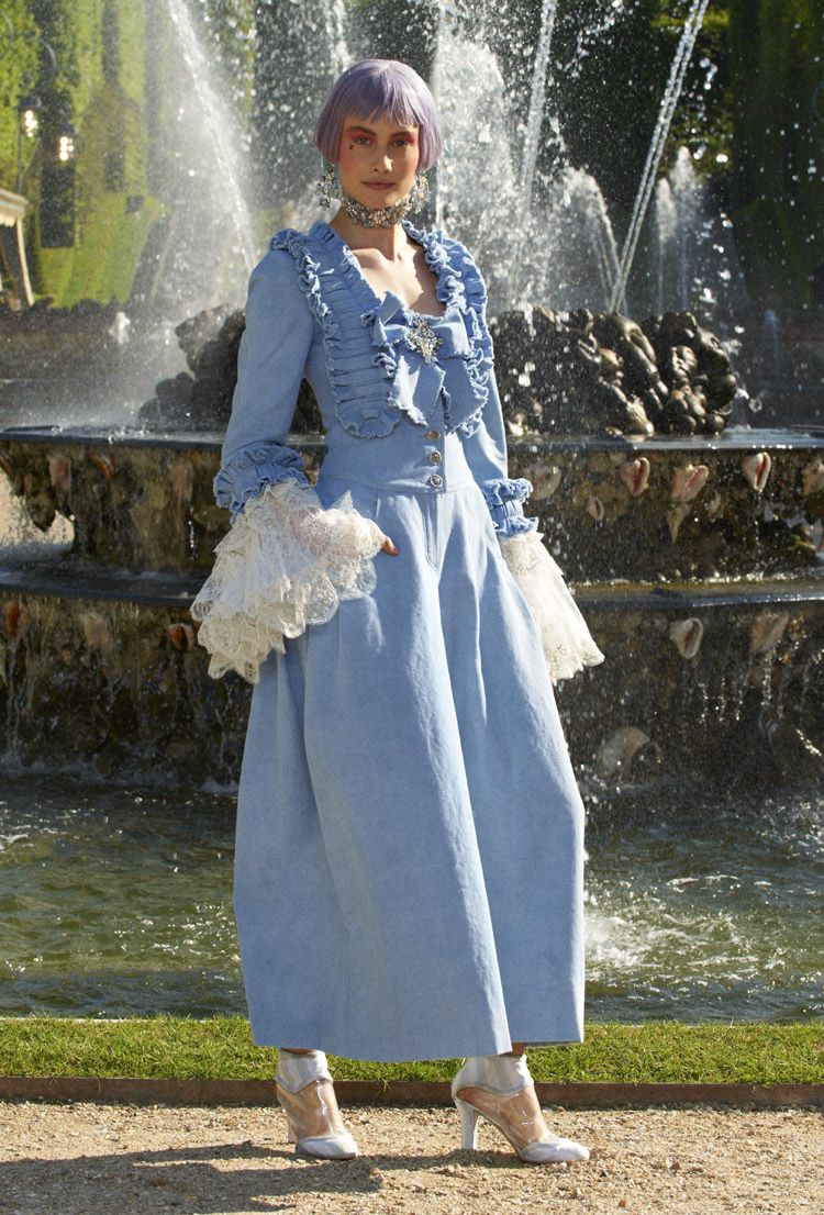 CHANEL Cruise Collection 2012/13 in Versailles