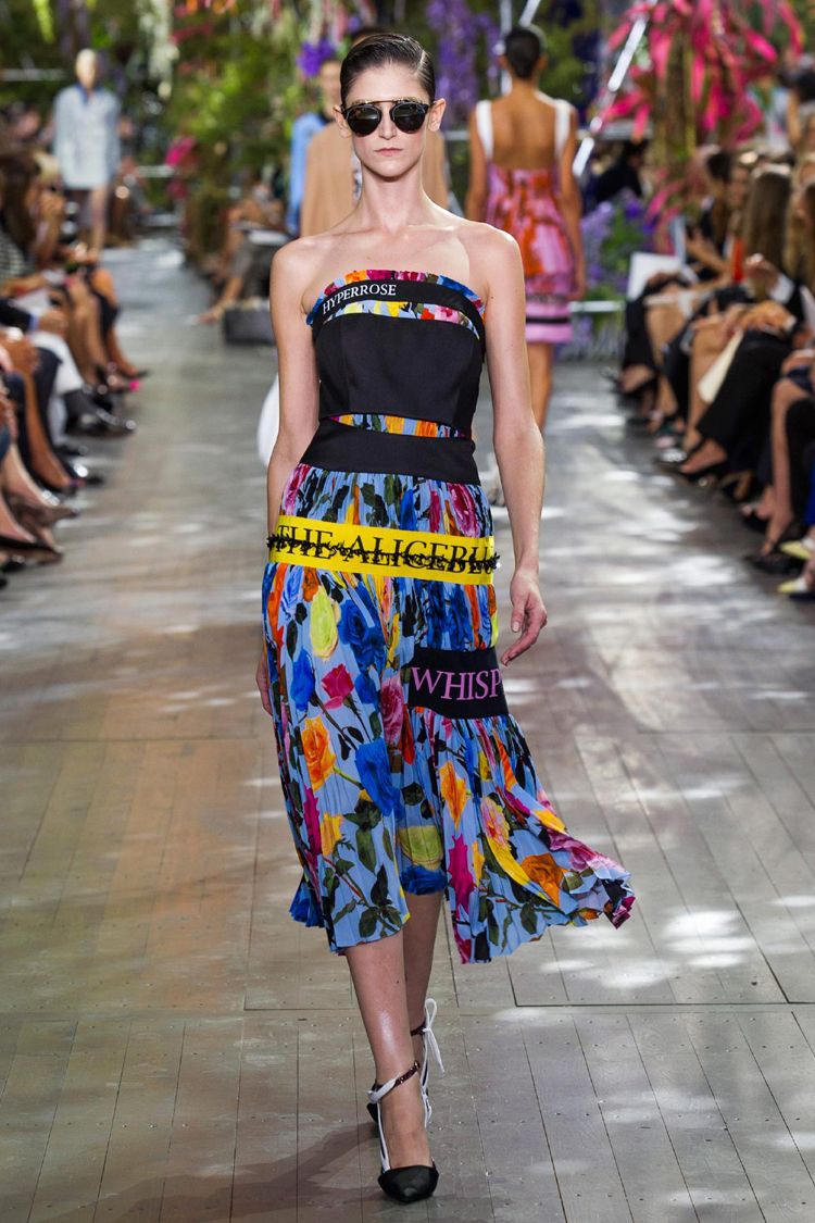 Dior RTW Spring 2014: Fresh Florals, Contemporary Cutouts and Feminine ...