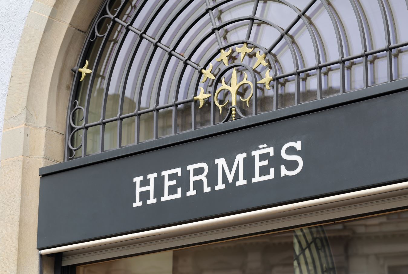 Hermès Presents The Girl With The Black Bag