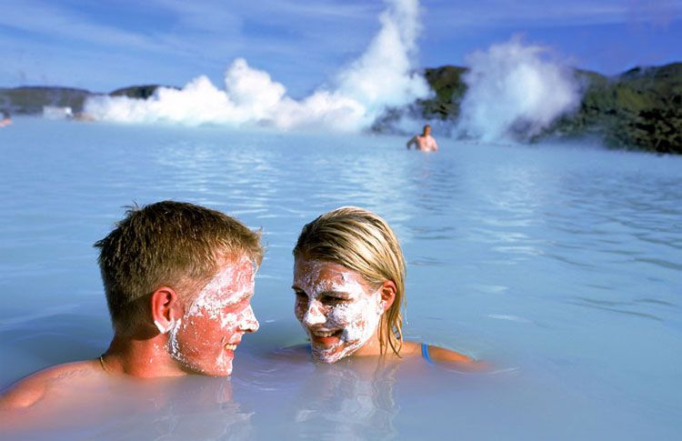 blue lagoon hot springs in iceland