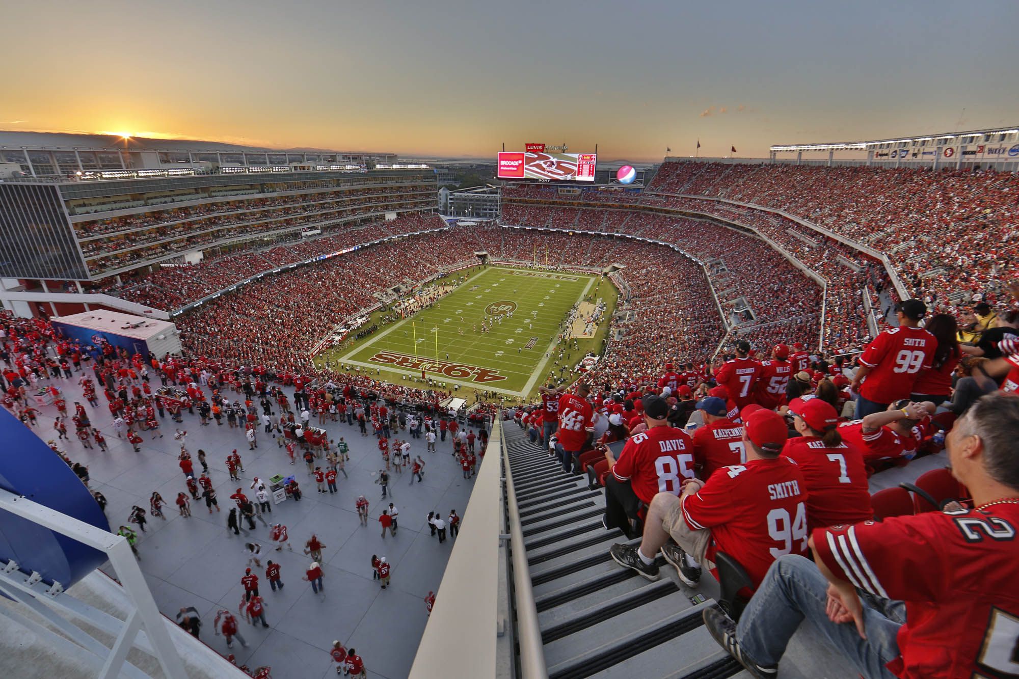 Take a VIP Tour of Levi's Stadium For a Behind-the-Scenes Look at Where  Super Bowl 2016 Will Be Held