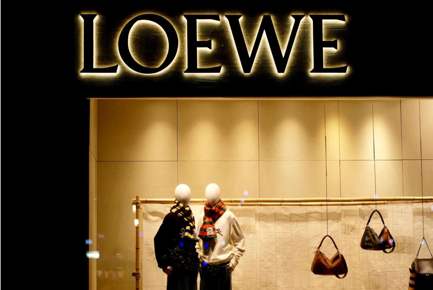 Loewe changes its logo - Luxury RetailLuxury Retail