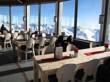 Inside Restaurant Allalin