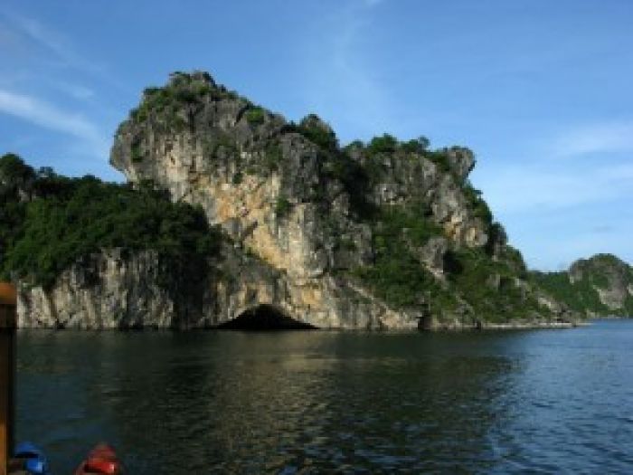 Tien Ong Cave - Halong bay tours