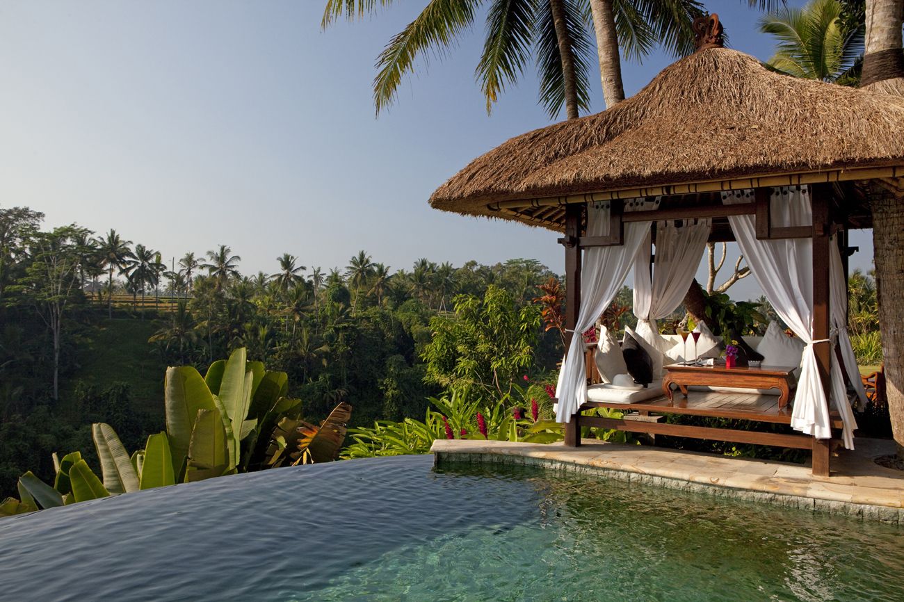 the well known infinity pool of Viceroy Bali 