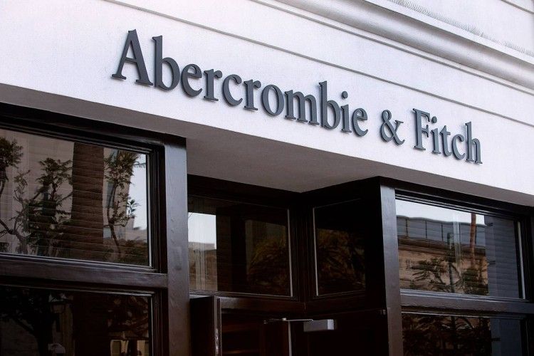 Abercrombie & Fitch Continues Nose Dive
