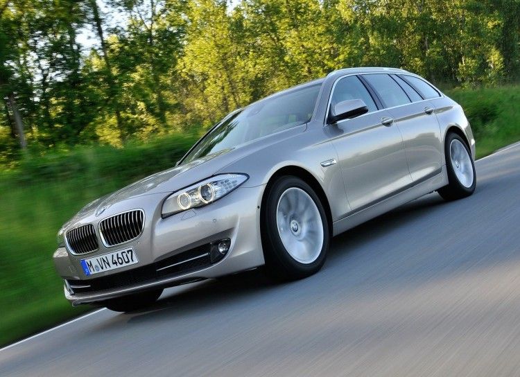 BMW 5 Series SE Model Used in Pictures