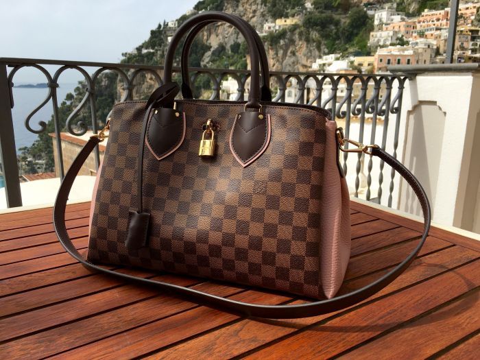 How to spot a fake Louis Vuitton 