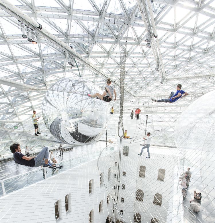 Tomás Saraceno art installation