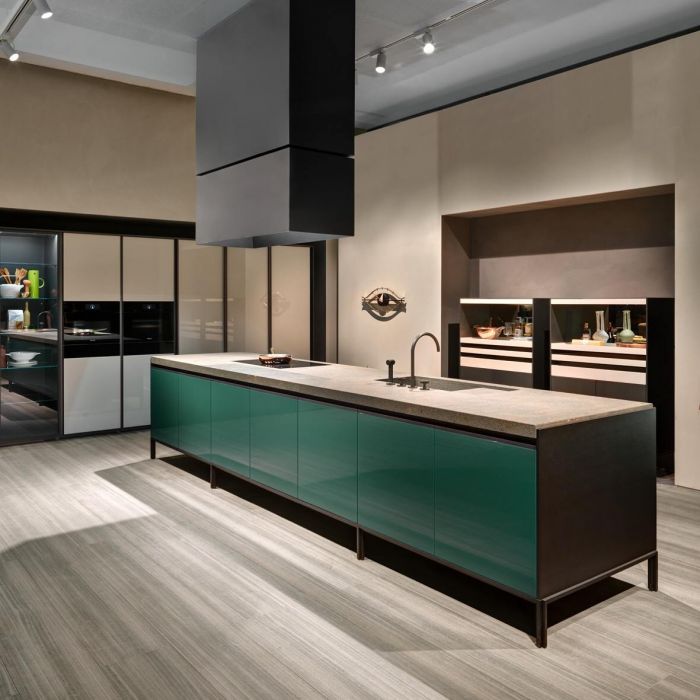 Best Kitchen Appliances, Luxury Kitchens, Designer / Custom